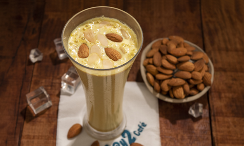 NUTTY ALMOND SHAKE